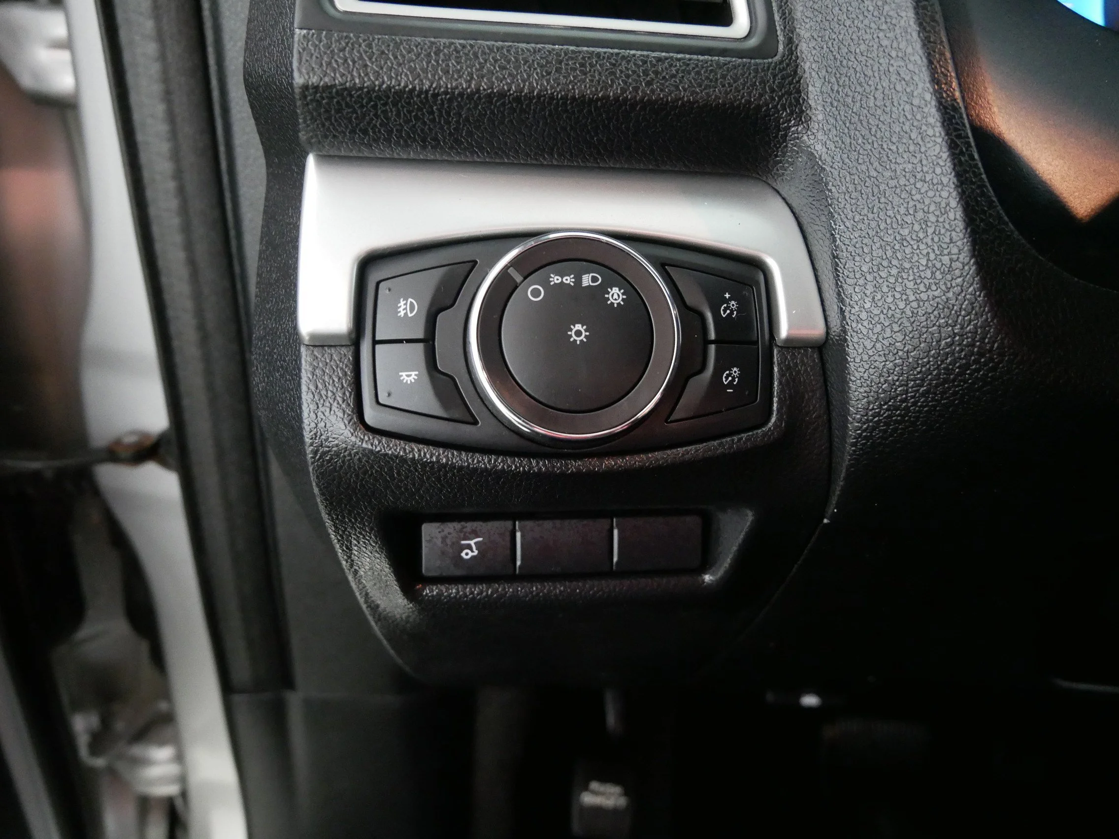 Used 2017 Ingot Silver Metallic Ford XLT image 26
