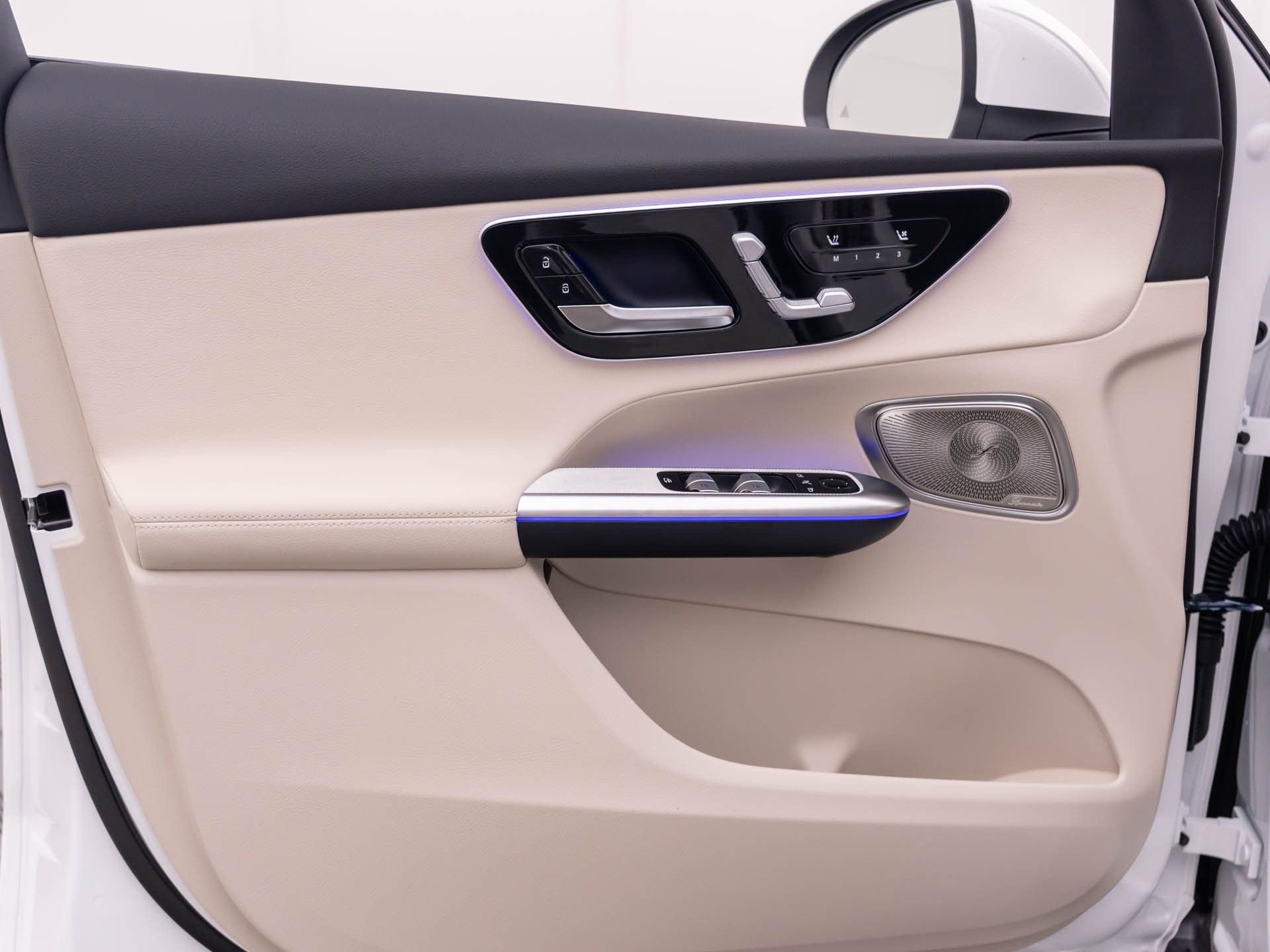 New 2027 Polar White Mercedes-Benz GLC 300 image 14