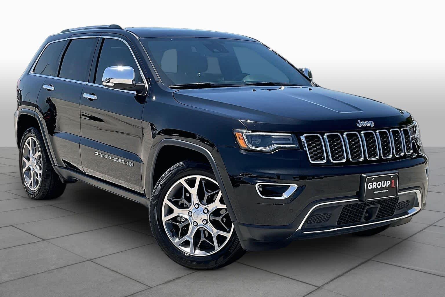 Used 2022 Diamond Black Crystal Pearlcoat Jeep Limited image 3