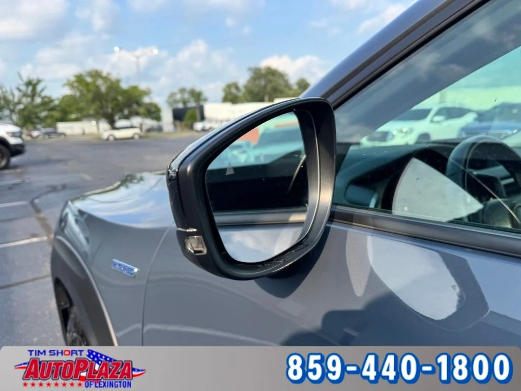 Used 2025 Gray Mazda Premium image 18