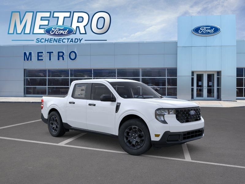 New 2025 Oxford White Ford XLT image 1