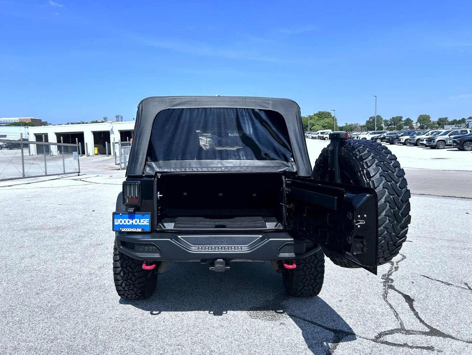 Used 2015 Black Jeep Unlimited Rubicon image 21