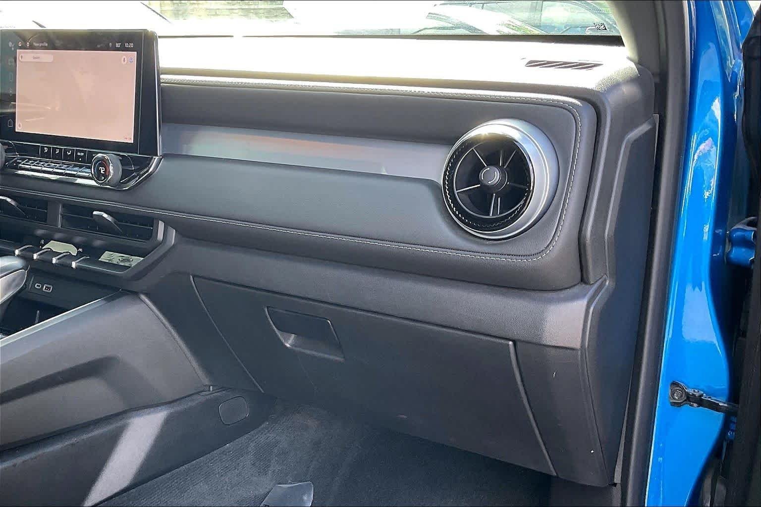 2023 Chevrolet Colorado LT - Photo 16