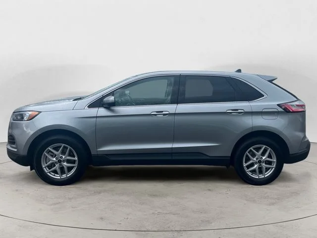Used 2024 Silver Ford SEL image 2