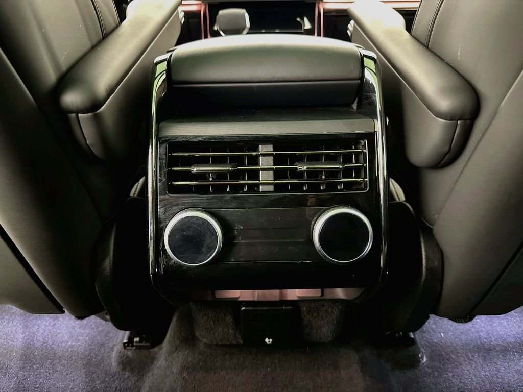 Used 2025 White Land Rover Dynamic SE image 26