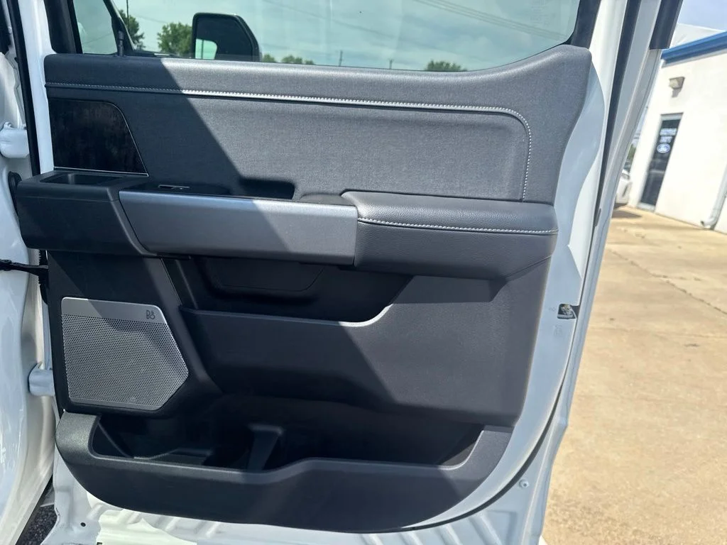 Used 2025 White Ford Lariat image 41