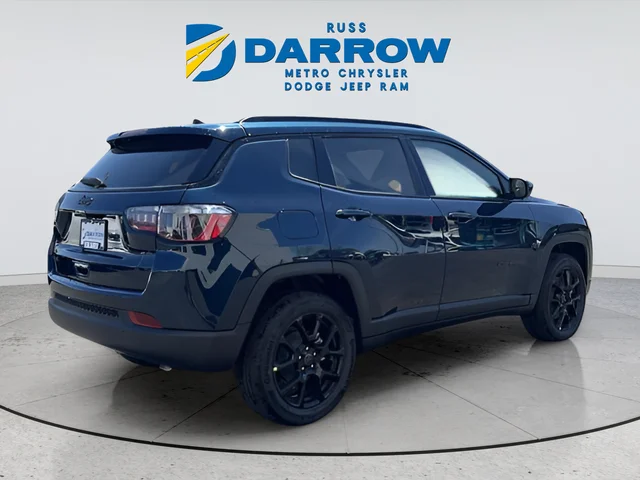 New 2026 Fathom Blue Pearl-Coat Exterior Paint Jeep Latitude image 5