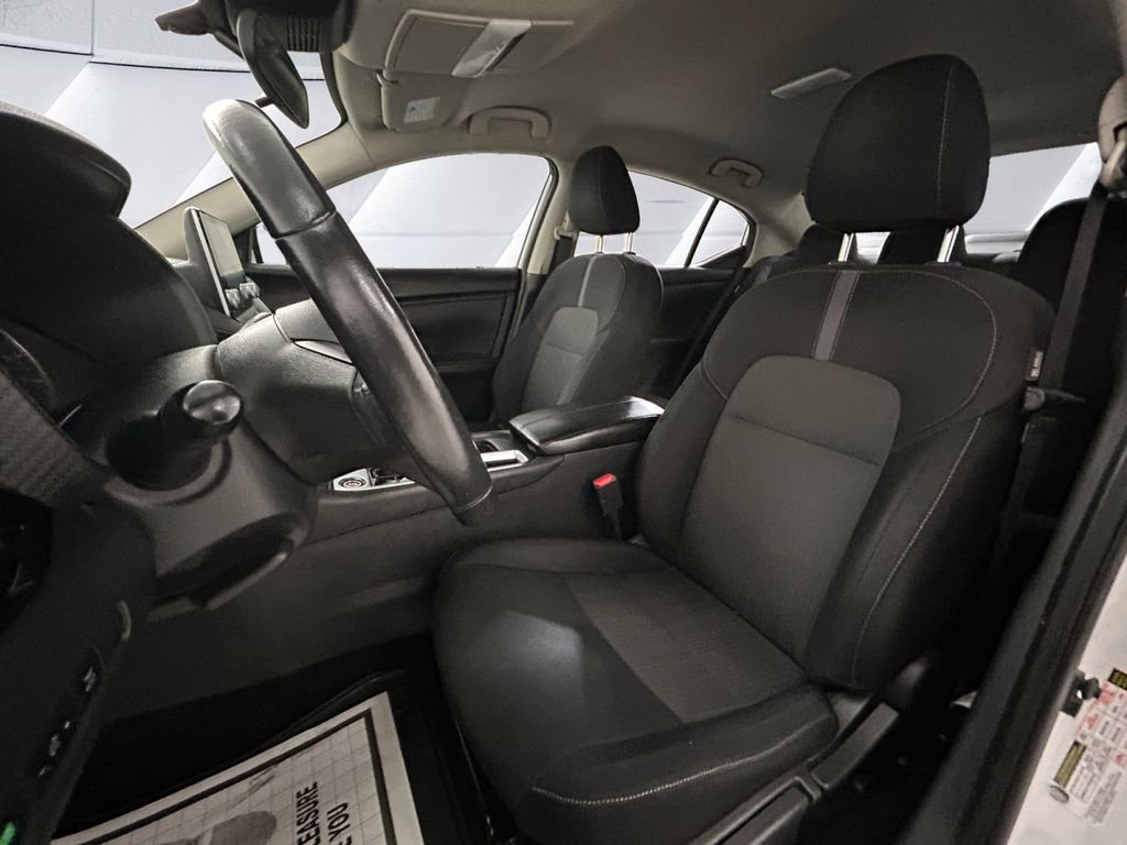 Used 2024 White Nissan SV image 8