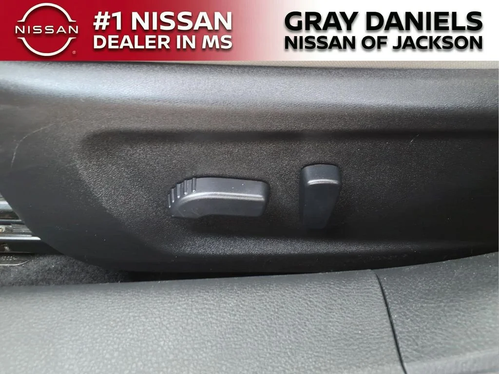 Used 2025 Black Nissan 2.5 SV image 11