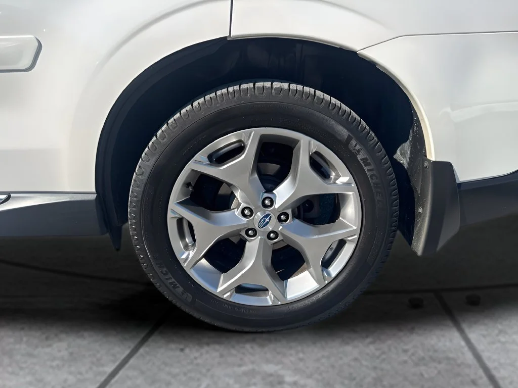 Used 2017 White Subaru 2.5i Touring image 31