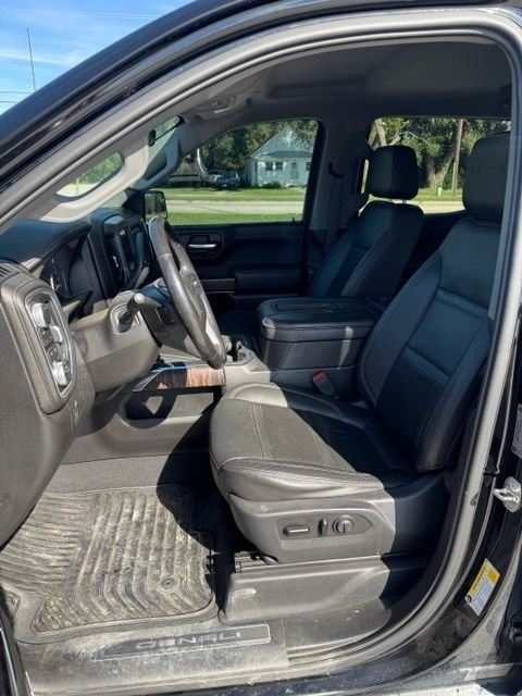 Used 2019 Black GMC Denali image 7