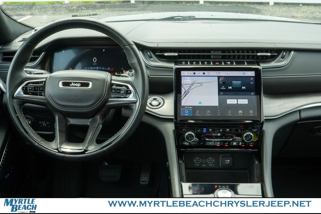 Used 2022 Diamond Black Jeep Overland image 14