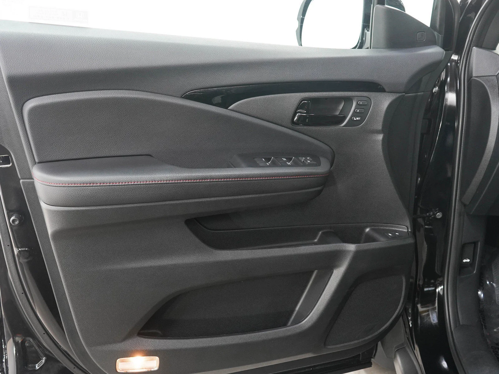 Used 2024 Crystal Black Pearl Honda Black Edition image 21