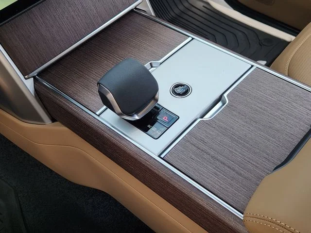 New 2026 British Racing Green Land Rover SE image 18