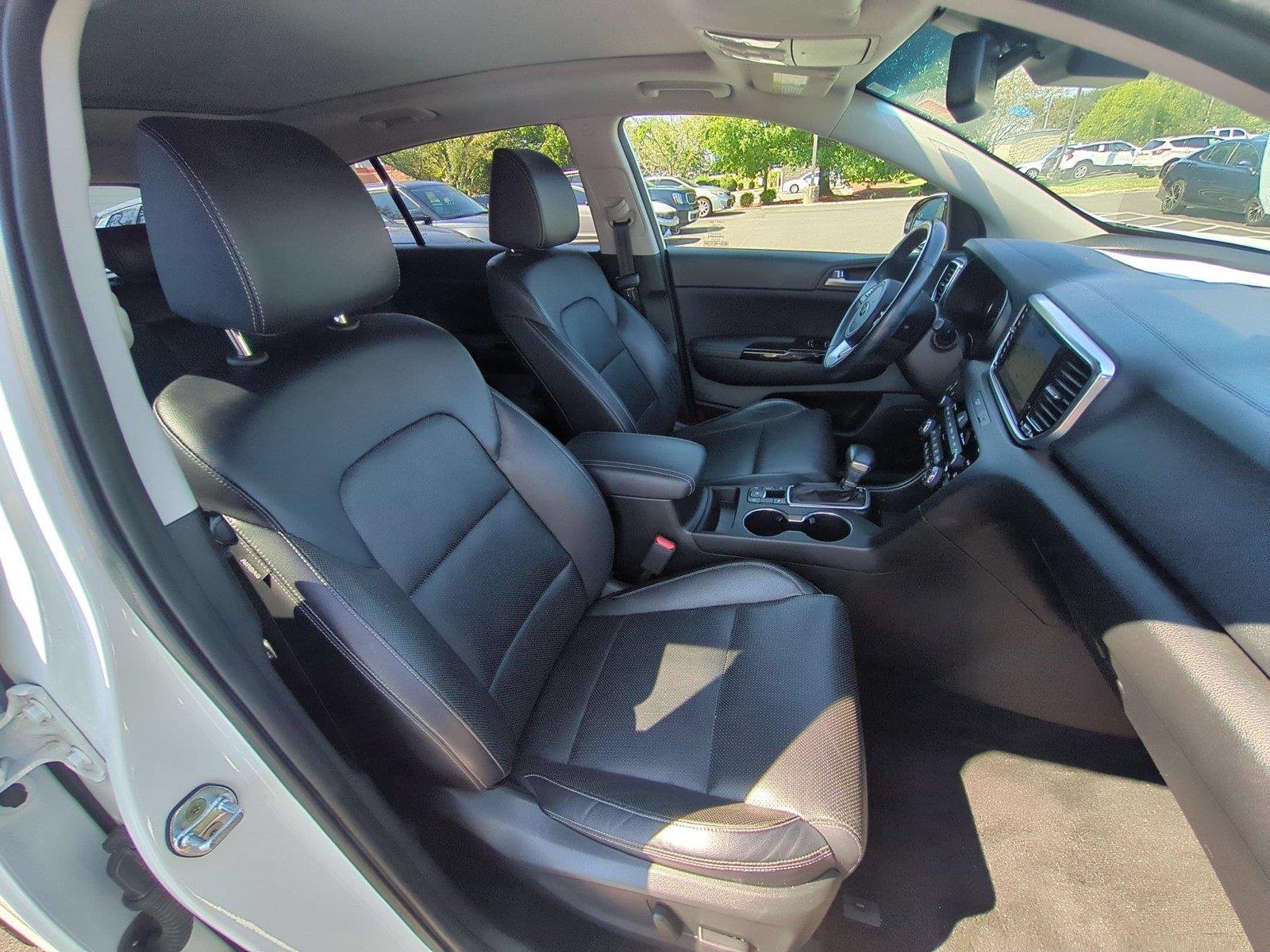 Used 2022 Snow White Pearl Kia EX image 39