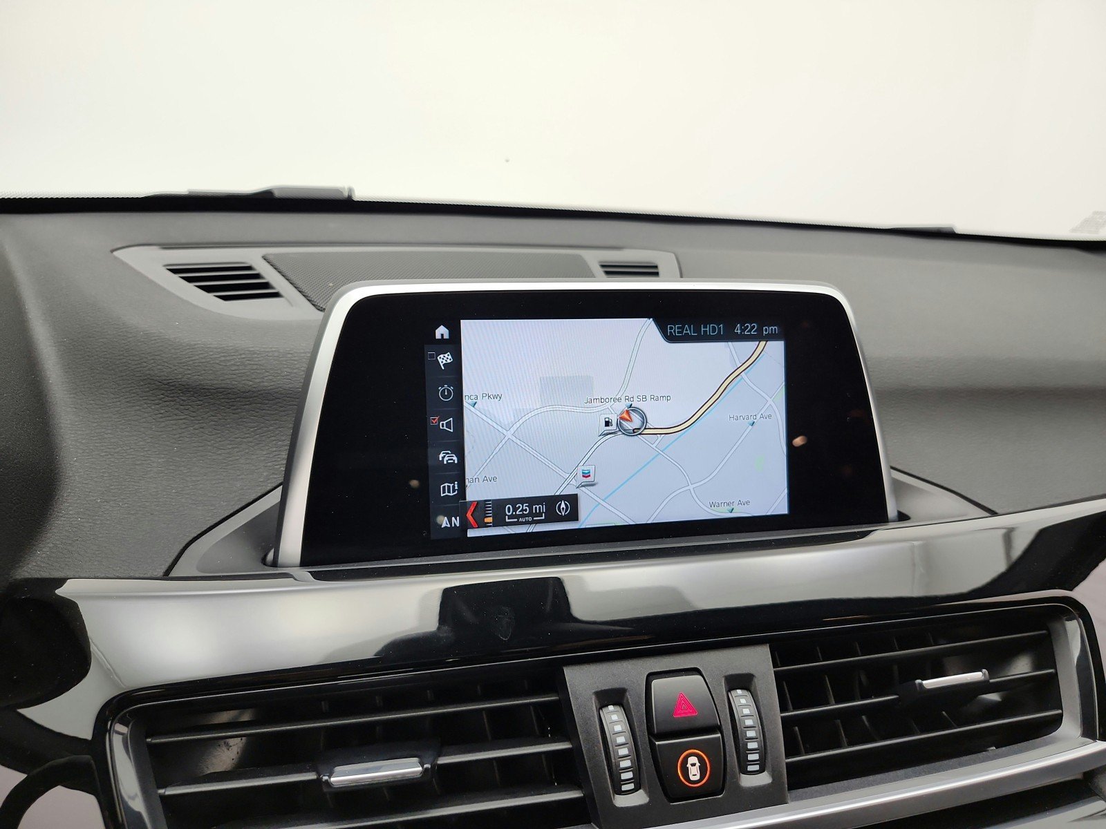 Used 2019 Alpine White BMW sDrive28i Sports Activity Vehicle image 9
