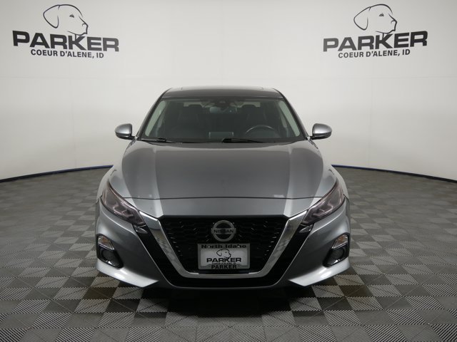 Used 2019 Gun Metallic Nissan SL image 3