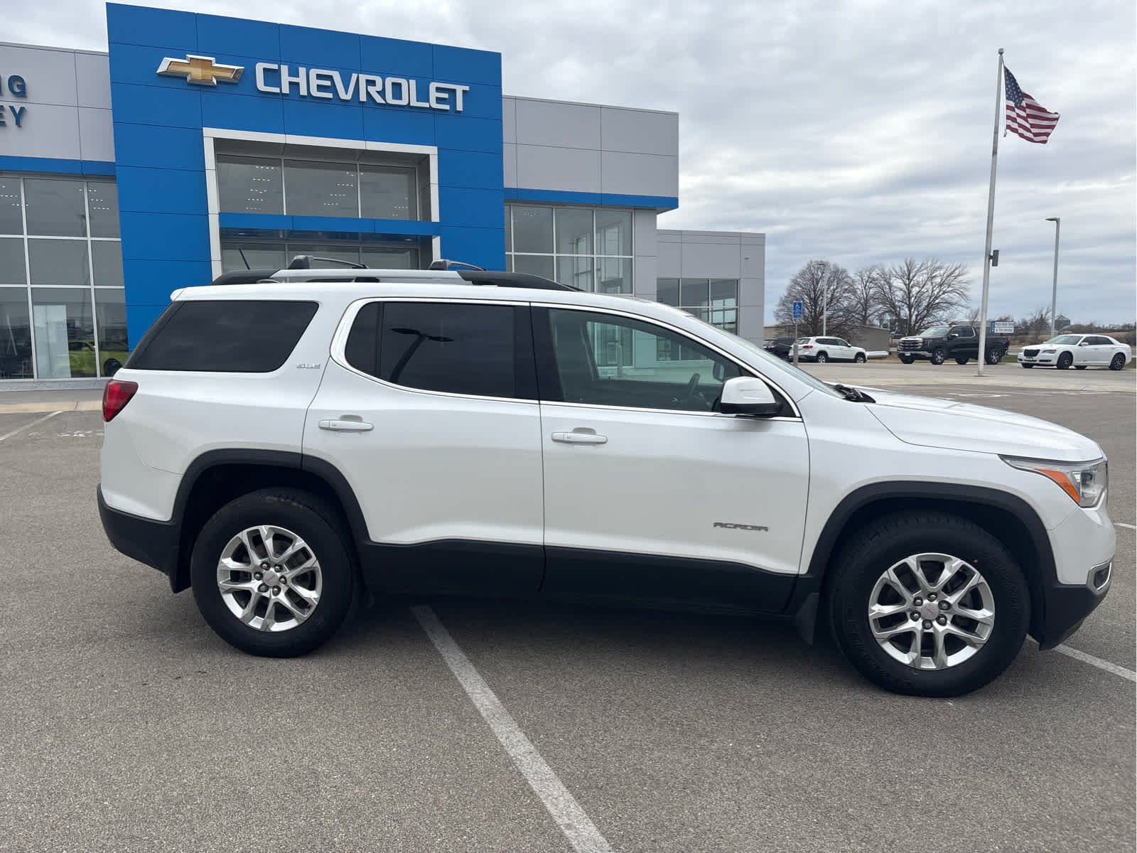 Used 2017 GMC Acadia SLE-2 with VIN 1GKKNSLS7HZ294124 for sale in Spring Valley, Minnesota