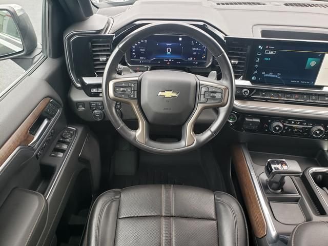 Used 2022 Black Chevrolet High Country image 16