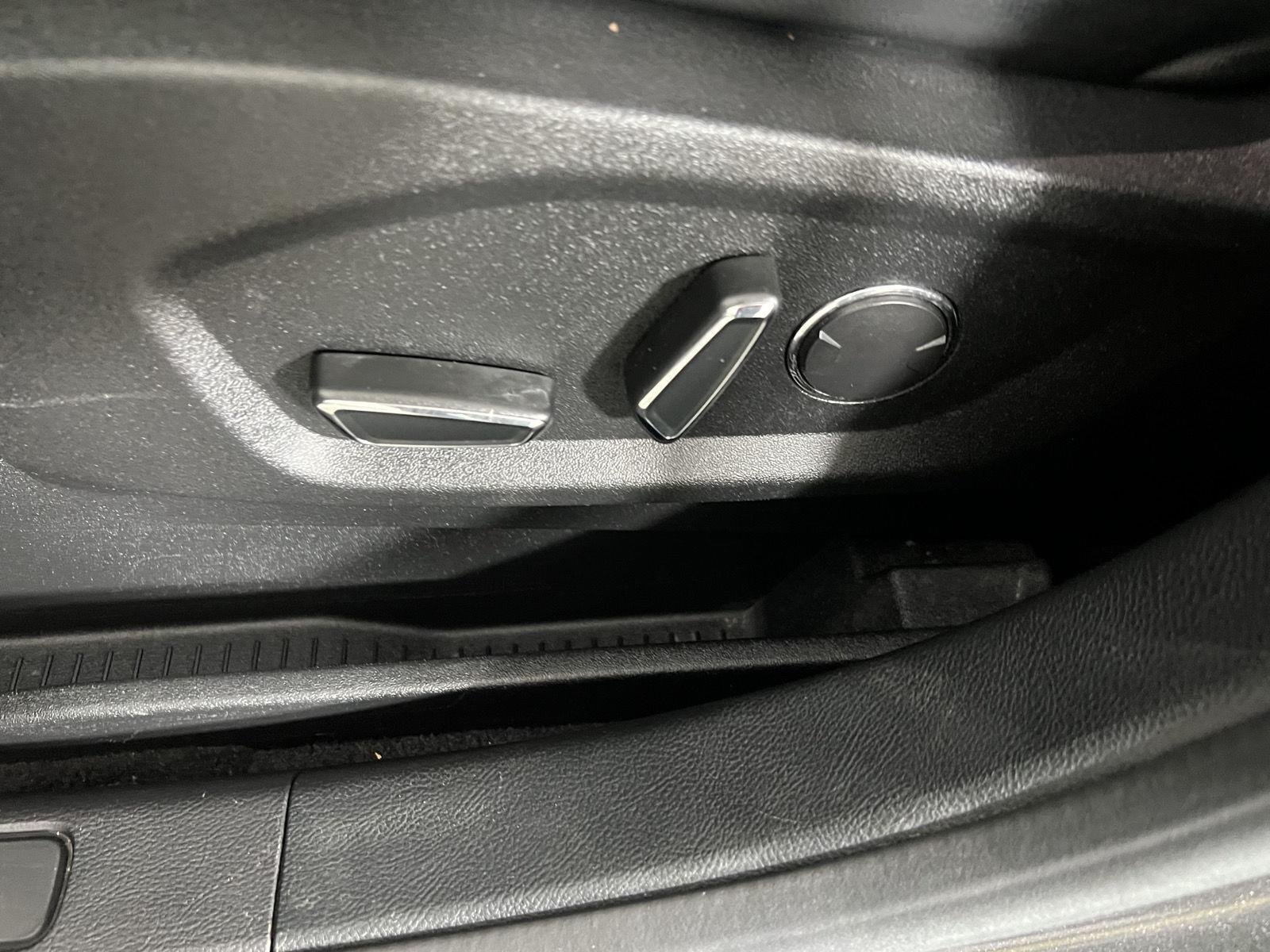 Used 2019 Magnetic Ford SEL image 38