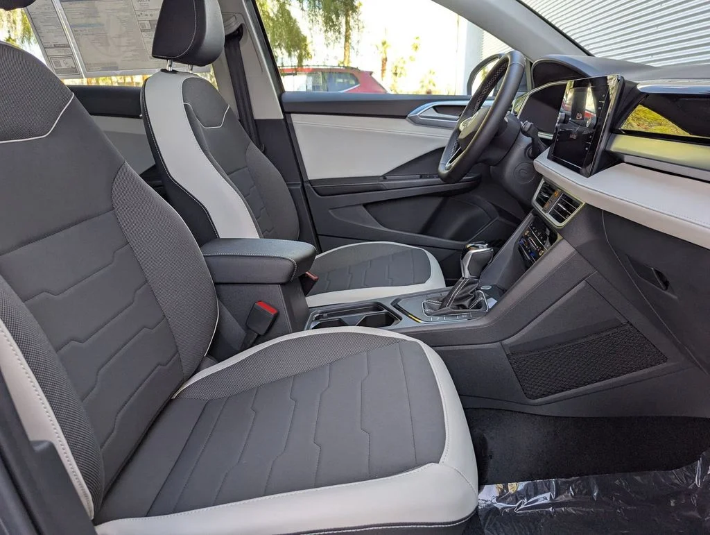 2025 Volkswagen Taos SE - Photo 21