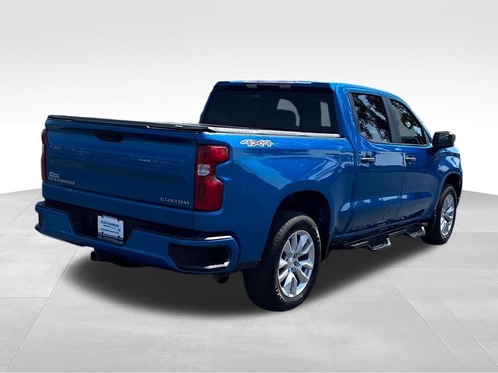 Used 2022 Blue Chevrolet Custom image 5