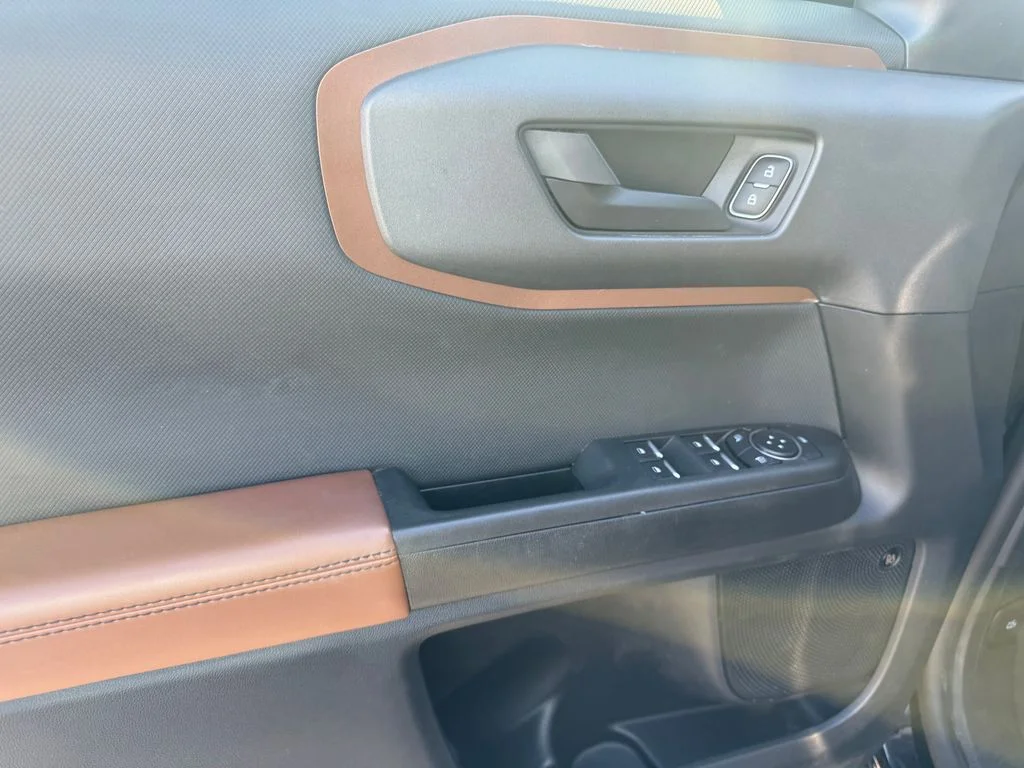 Used 2022 Black Ford Badlands image 5