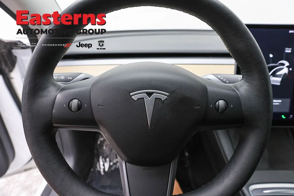 Used 2021 White Tesla Standard Range Plus image 10