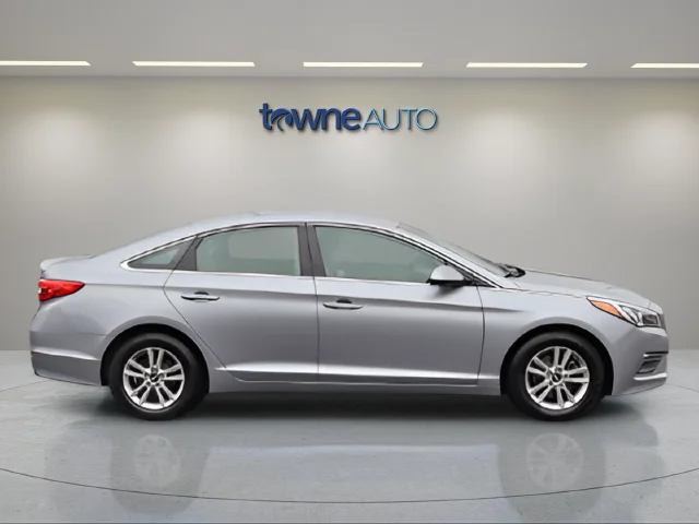 Used 2015 Gray Hyundai SE image 8
