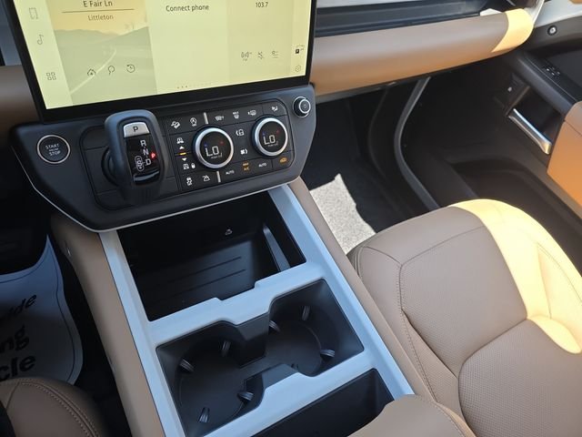 New 2026 Fuji White Land Rover X-Dynamic SE image 18