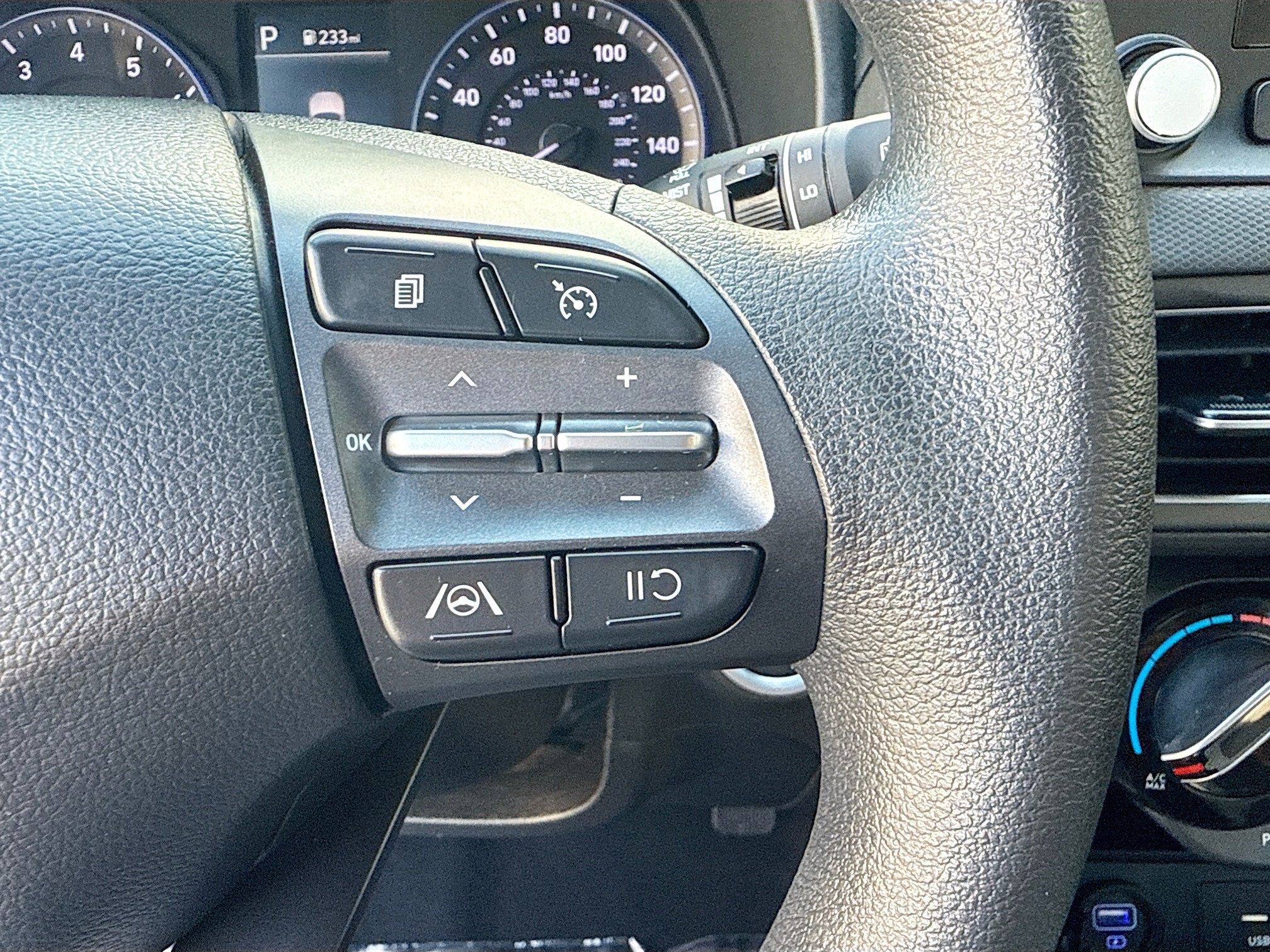Used 2023 Teal Isle Hyundai SEL image 36