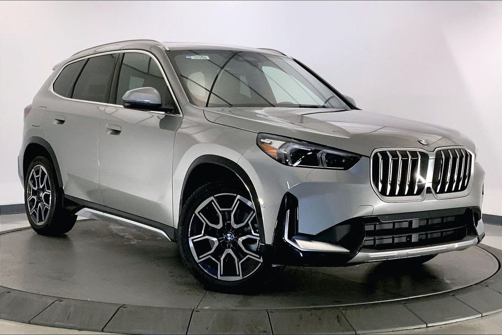 Used 2026 Silver Metallic BMW xDrive28i image 11