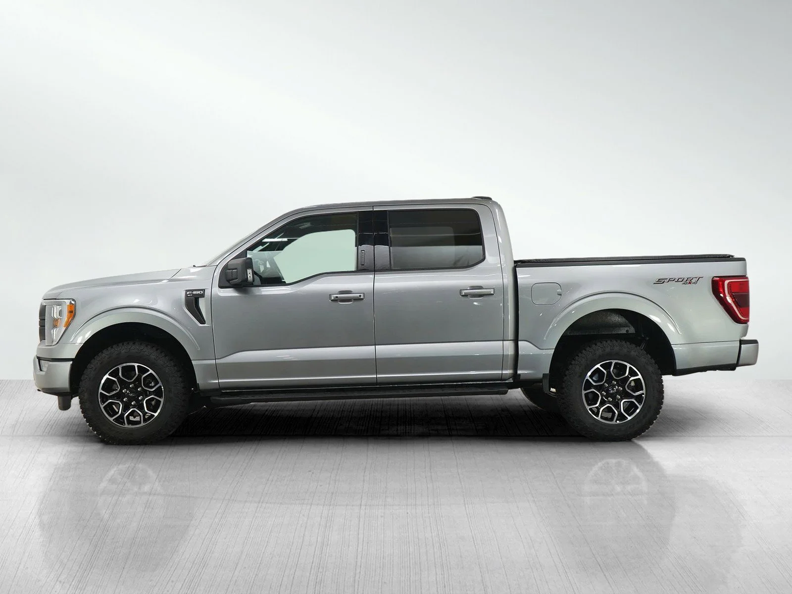 Used 2022 Ford F-150 XLT with VIN 1FTFW1E85NKE95966 for sale in Bloomington, Minnesota