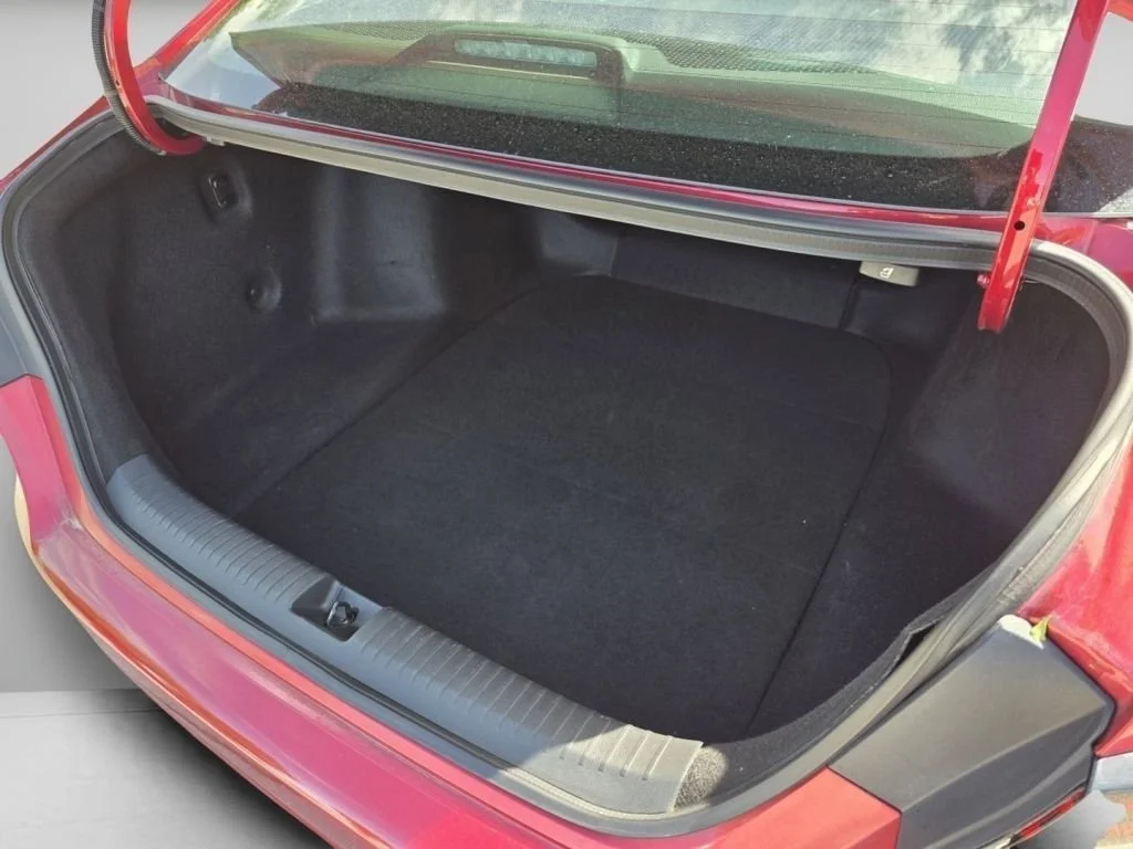 Used 2025 Red Honda SE image 27