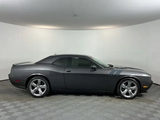Used 2014 Crystal Metallic Dodge R/T image 4