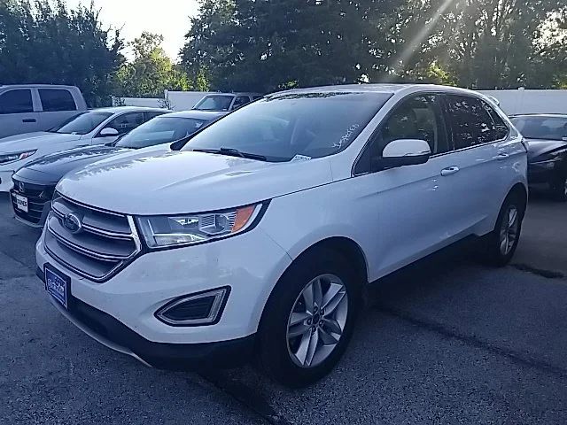 Used 2018 White Ford SEL image 19