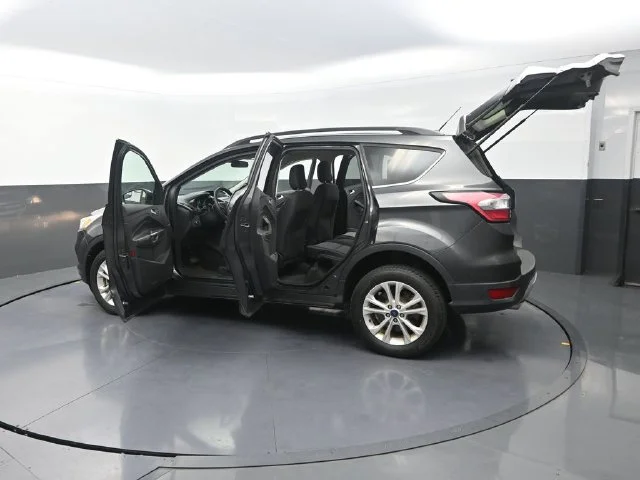 Used 2018 Gray Ford SE image 32