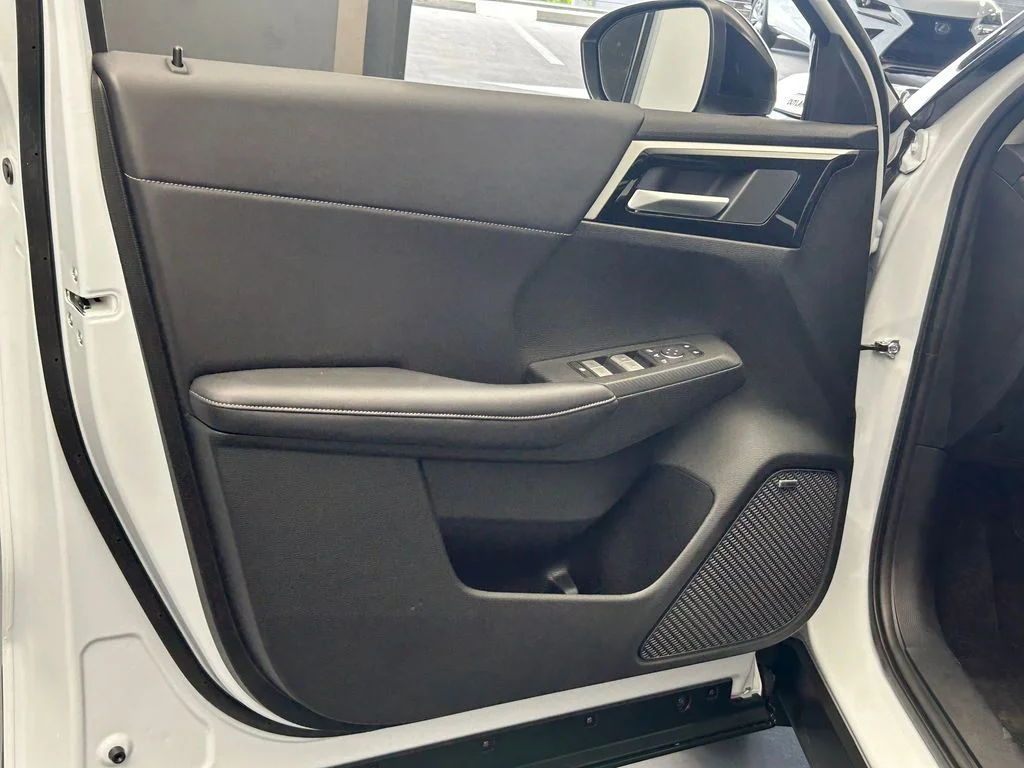 New 2026 White Mitsubishi Trail Edition image 23