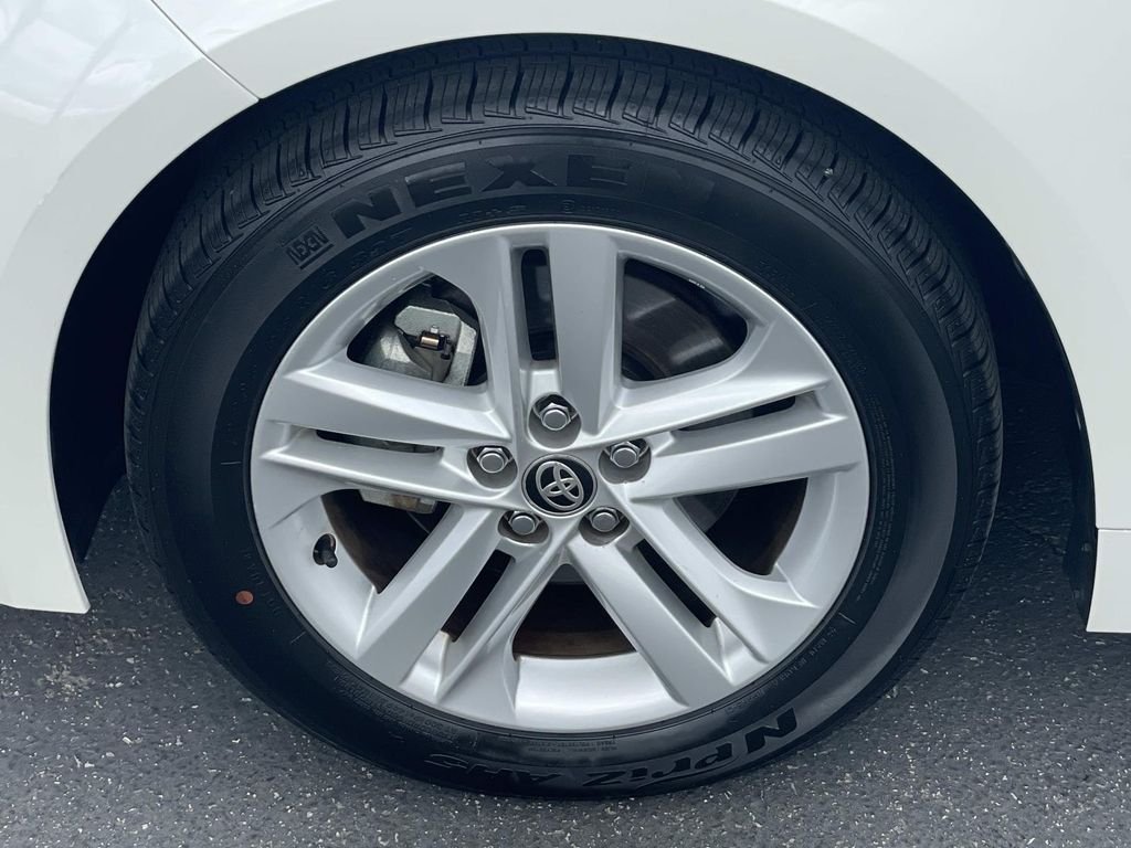 Used 2020 White Toyota SE image 30