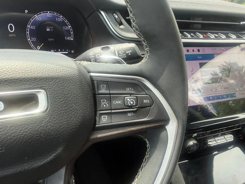 Used 2023 White Jeep Limited image 18