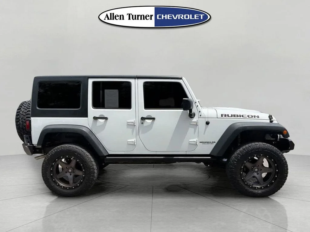 Used 2016 White Jeep Unlimited Rubicon image 3