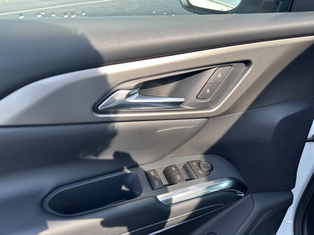 2027 Chevrolet Traverse LT - Photo 25