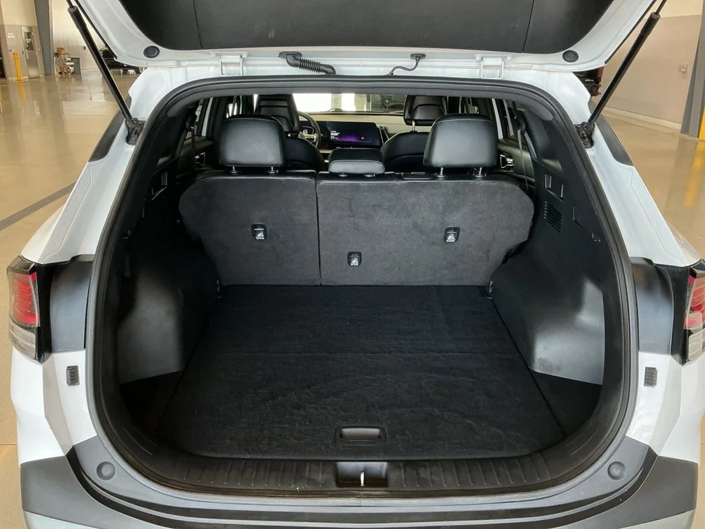 Used 2023 White Kia X-Line image 29