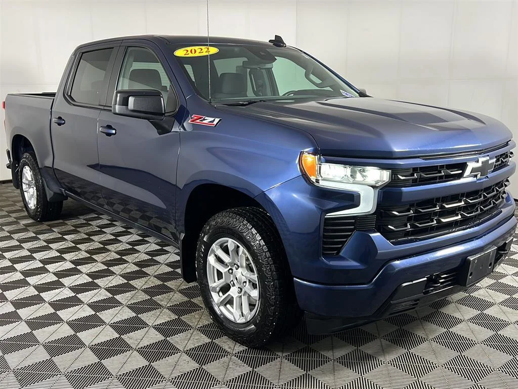 Used 2022 Northsky Blue Metallic Chevrolet RST image 35