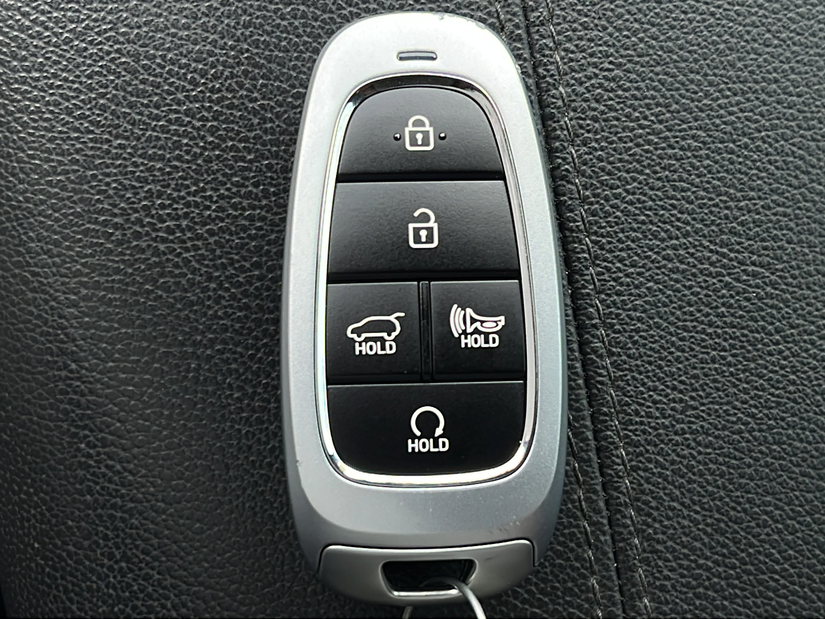 Used 2023 Amazon Gray Hyundai SEL image 22