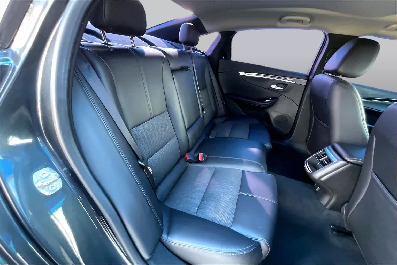 Used 2019 Nightfall Gray Metallic Chevrolet LT image 18