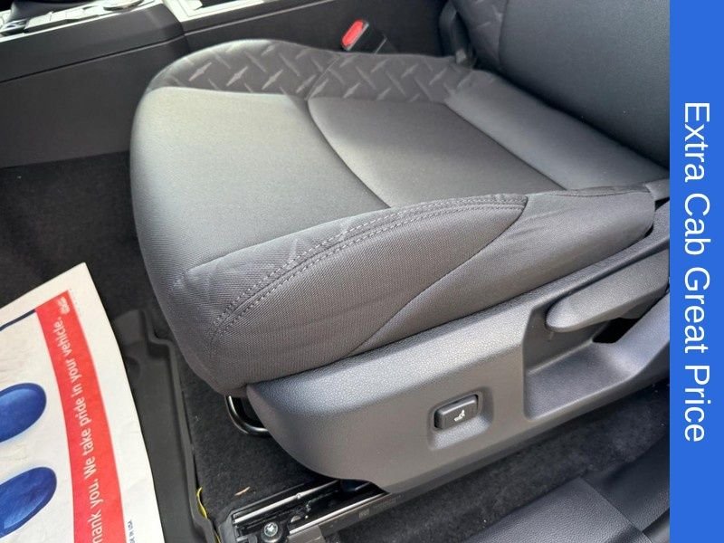 2026 Toyota Tacoma SR5 - Photo 10