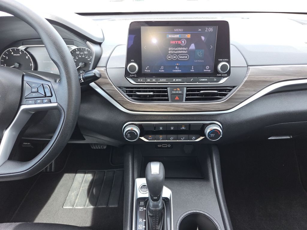 2025 Nissan Altima SV - Photo 15