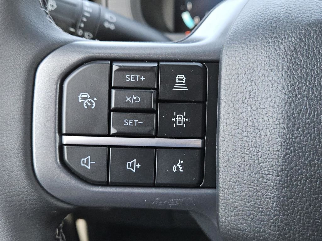 New 2026 Carbonized Gray Metallic Ford XLT image 18