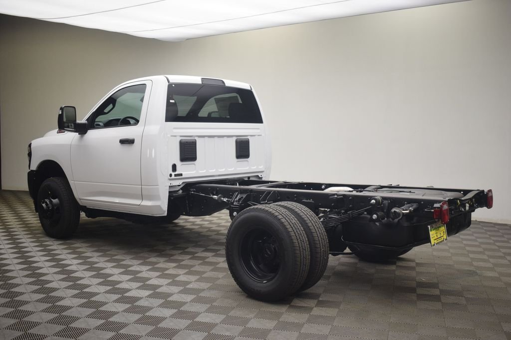 New 2026 Bright White Clear-Coat Exterior Paint RAM Tradesman image 13